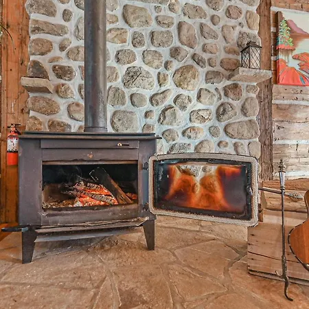 River Rock Retreat Notre-Dame-de-la-Merci Exterior photo