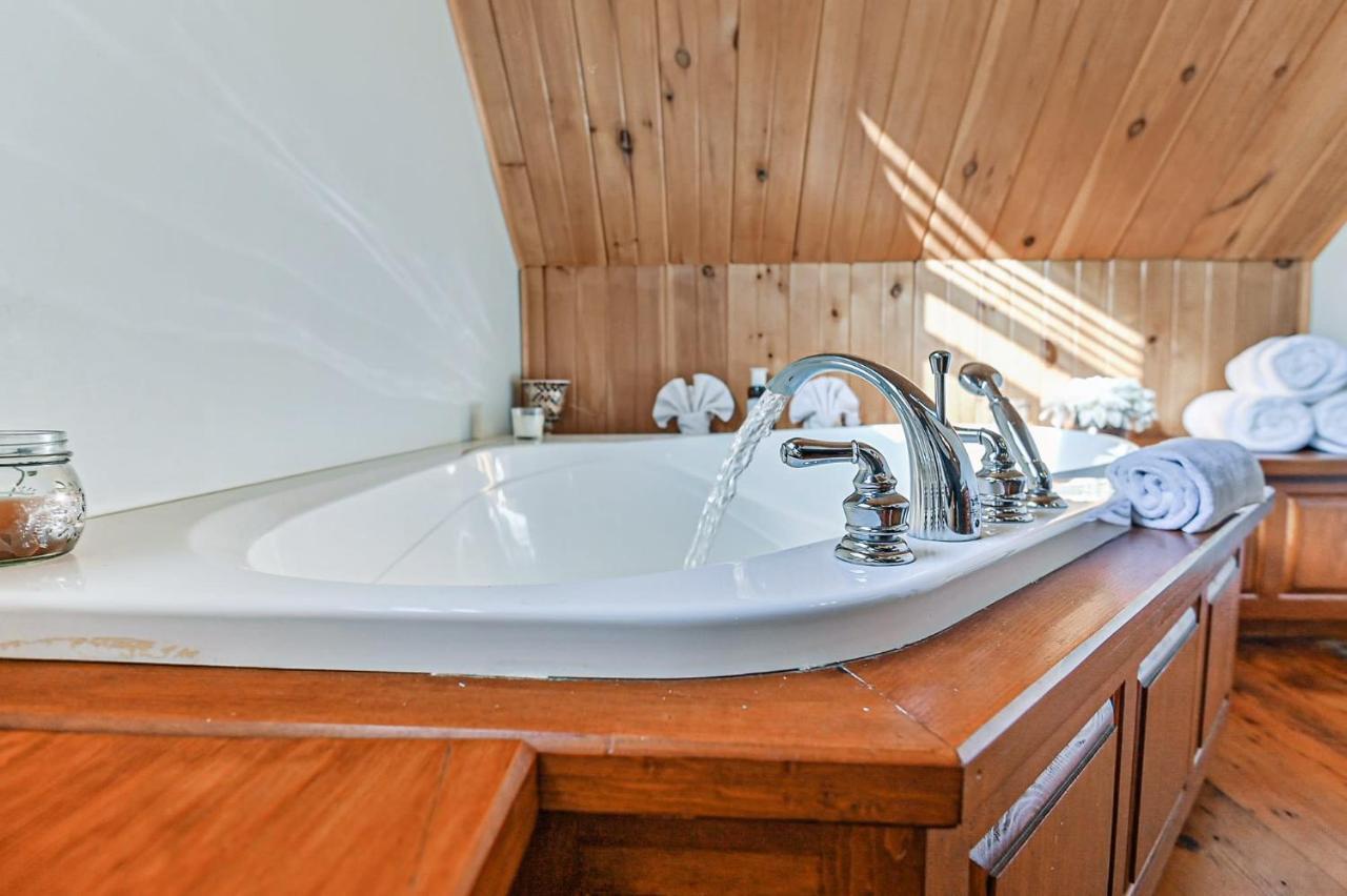 River Rock Retreat Holiday home Notre-Dame-de-la-Merci