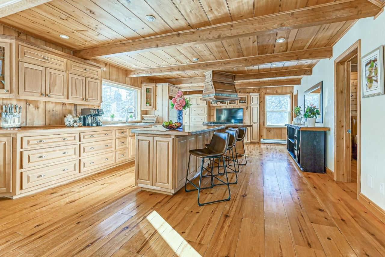 River Rock Retreat Holiday home Notre-Dame-de-la-Merci